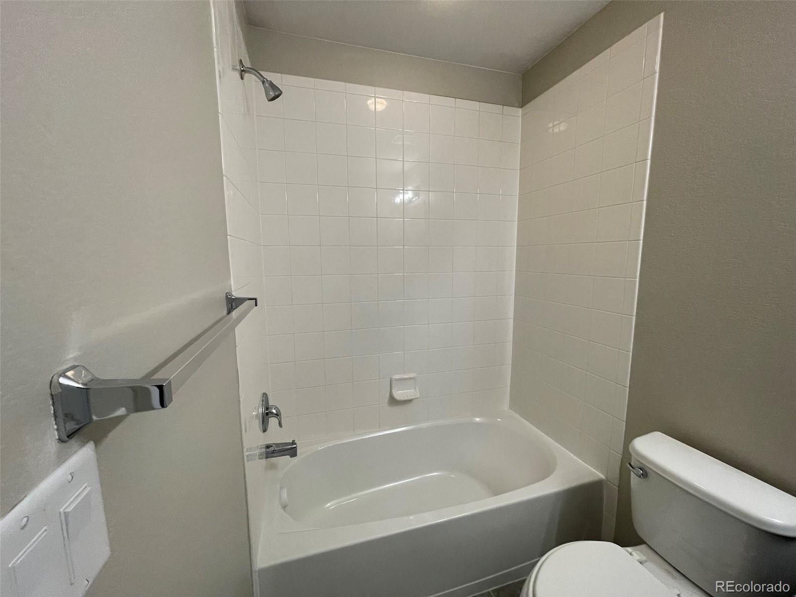 8405 Canyon Rim Trail