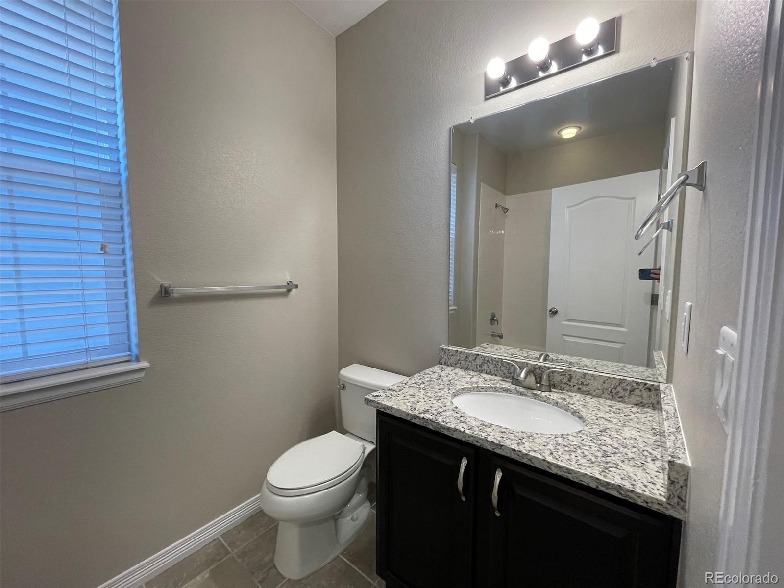 8405 Canyon Rim Trail