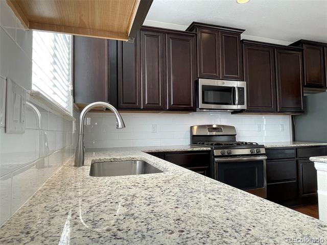 8405 Canyon Rim Trail