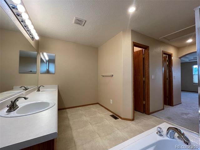 2284 Dogwood Circle