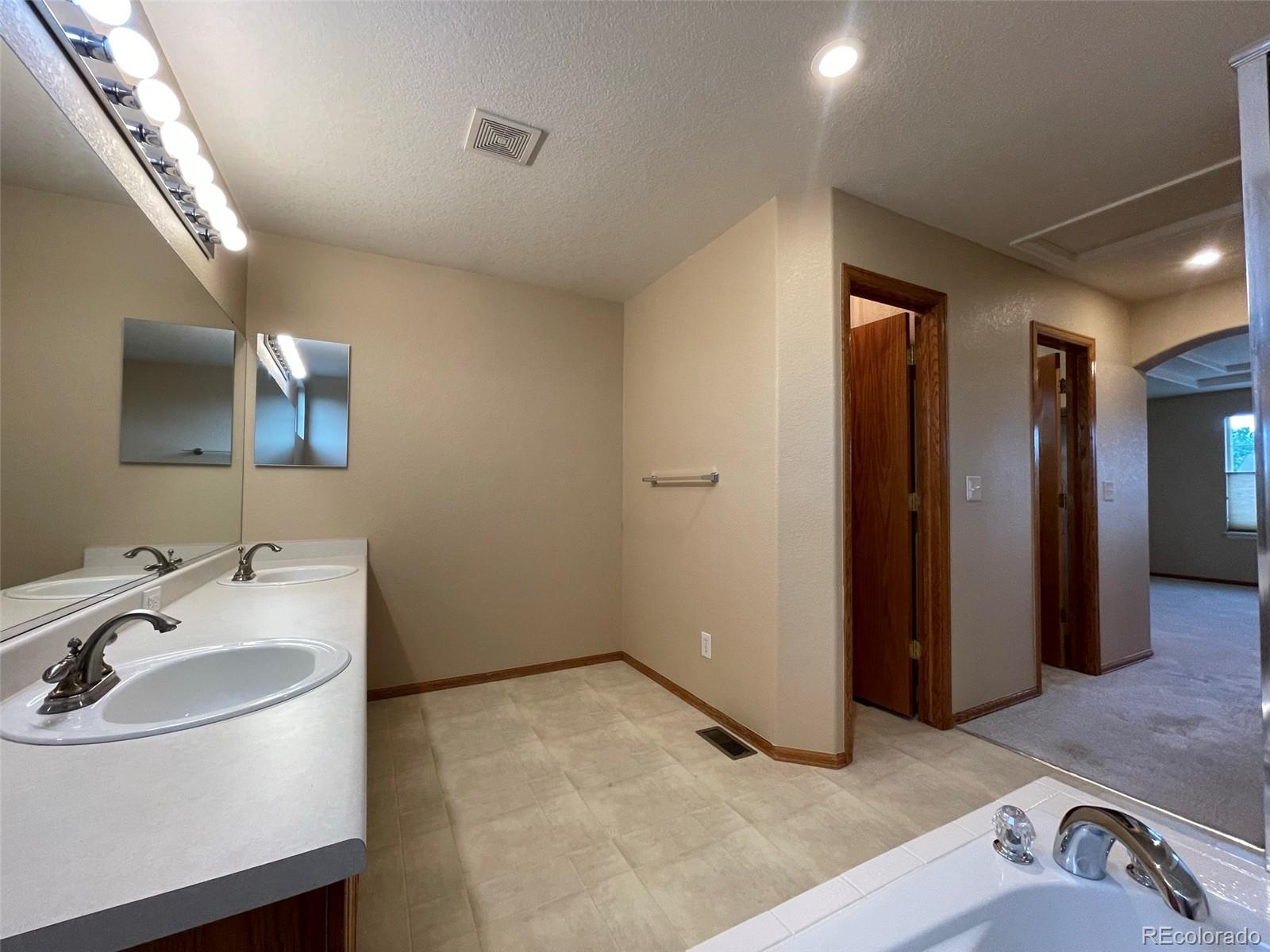2284 Dogwood Circle