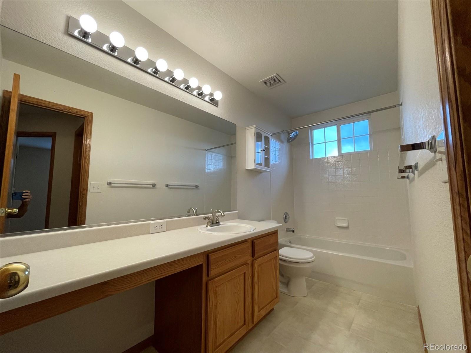 2284 Dogwood Circle