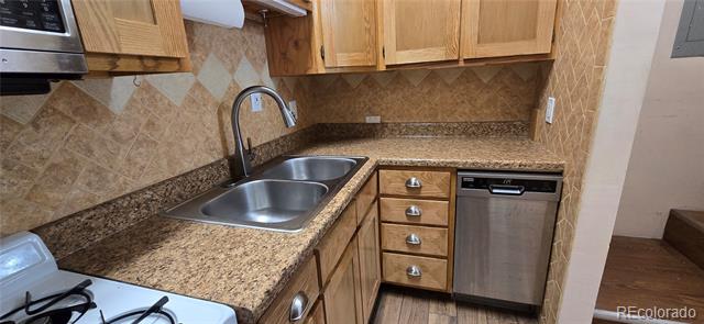 1002 Harmon Place Unit: 1002