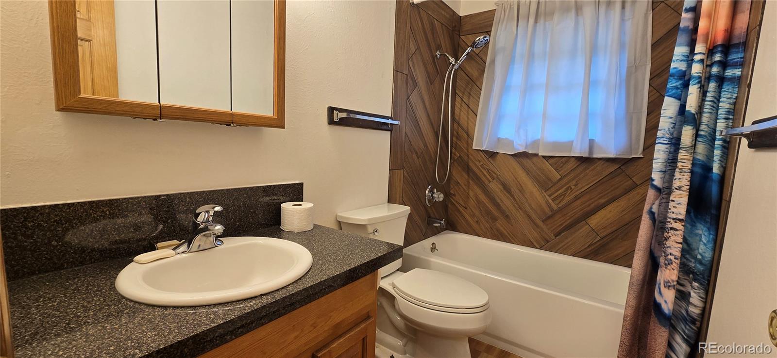 1002 Harmon Place Unit: 1002