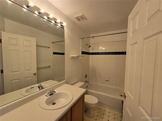 2950 Neil Drive Unit: 4