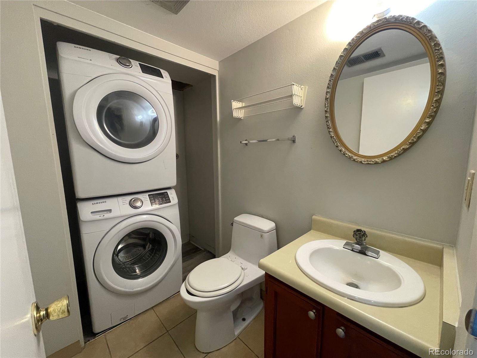 1225 S Oneida Street Unit: 226