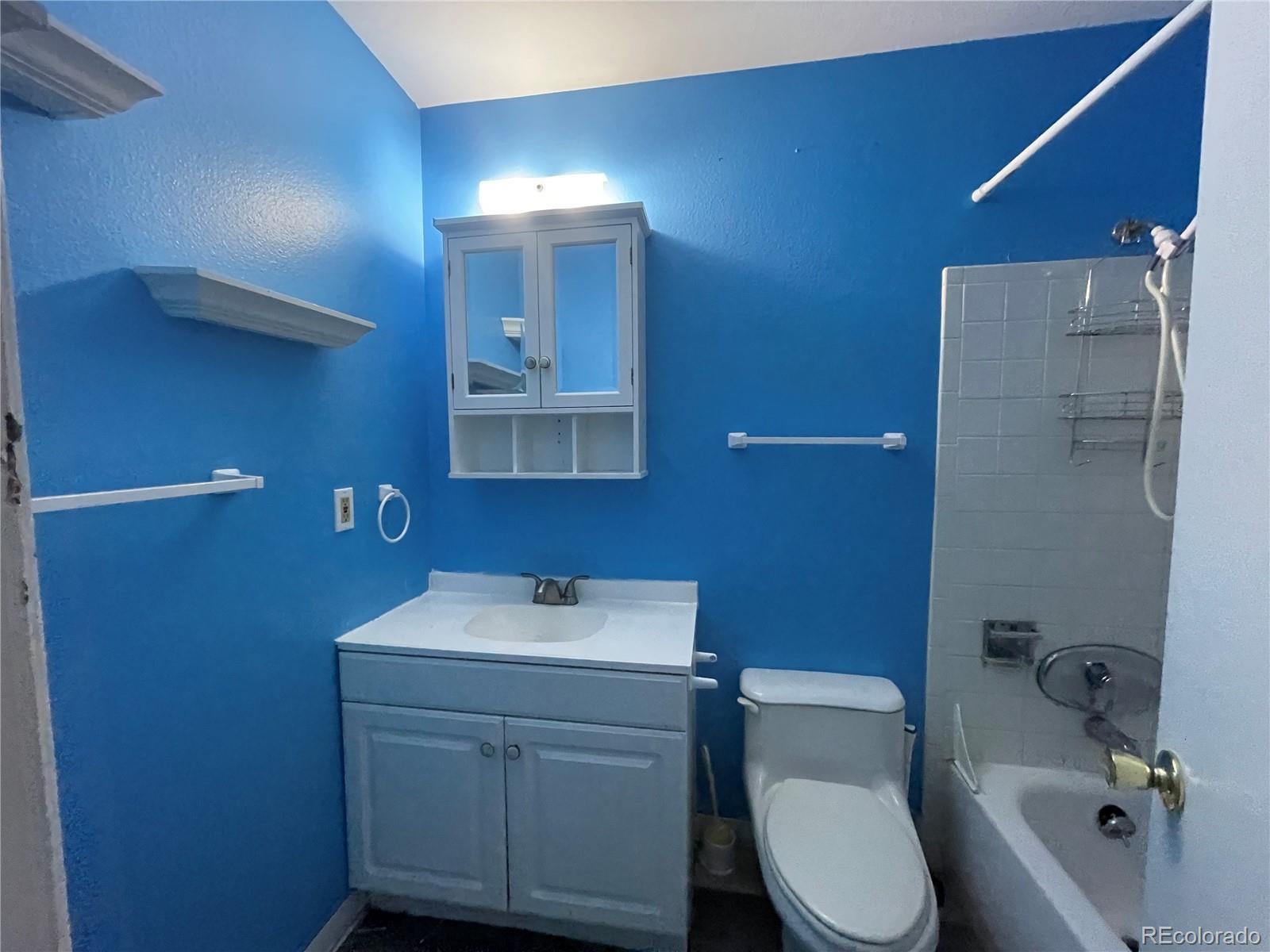 1225 S Oneida Street Unit: 226