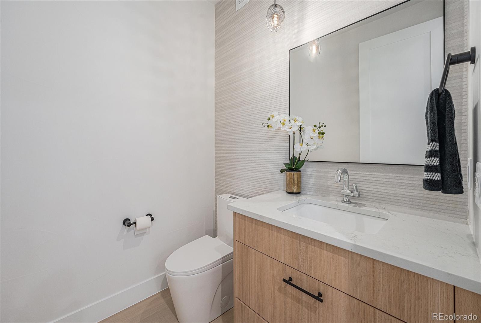 1023 S Emerson Street