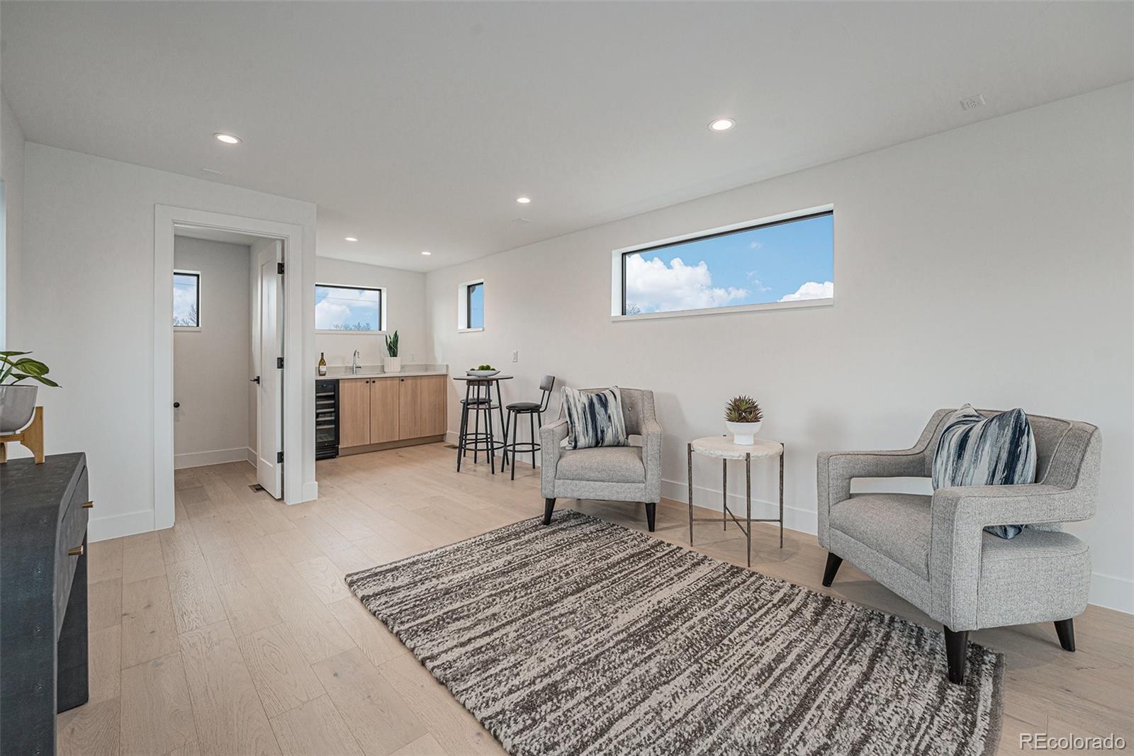 1023 S Emerson Street