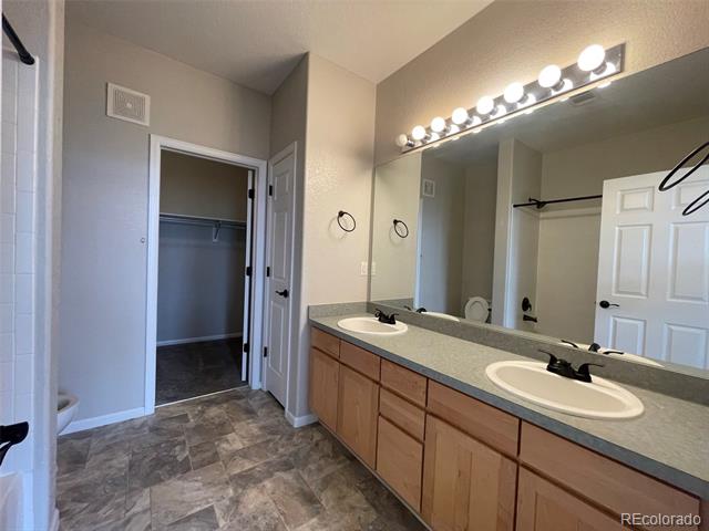 2113 S Fulton Circle Unit: 201