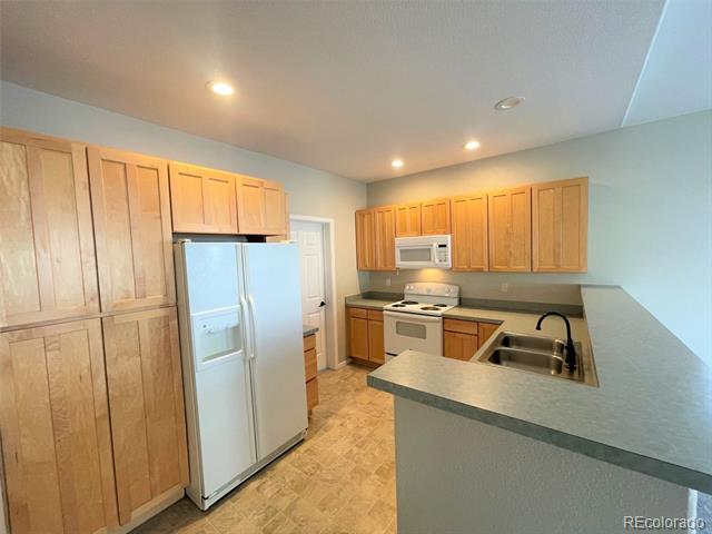2113 S Fulton Circle Unit: 201