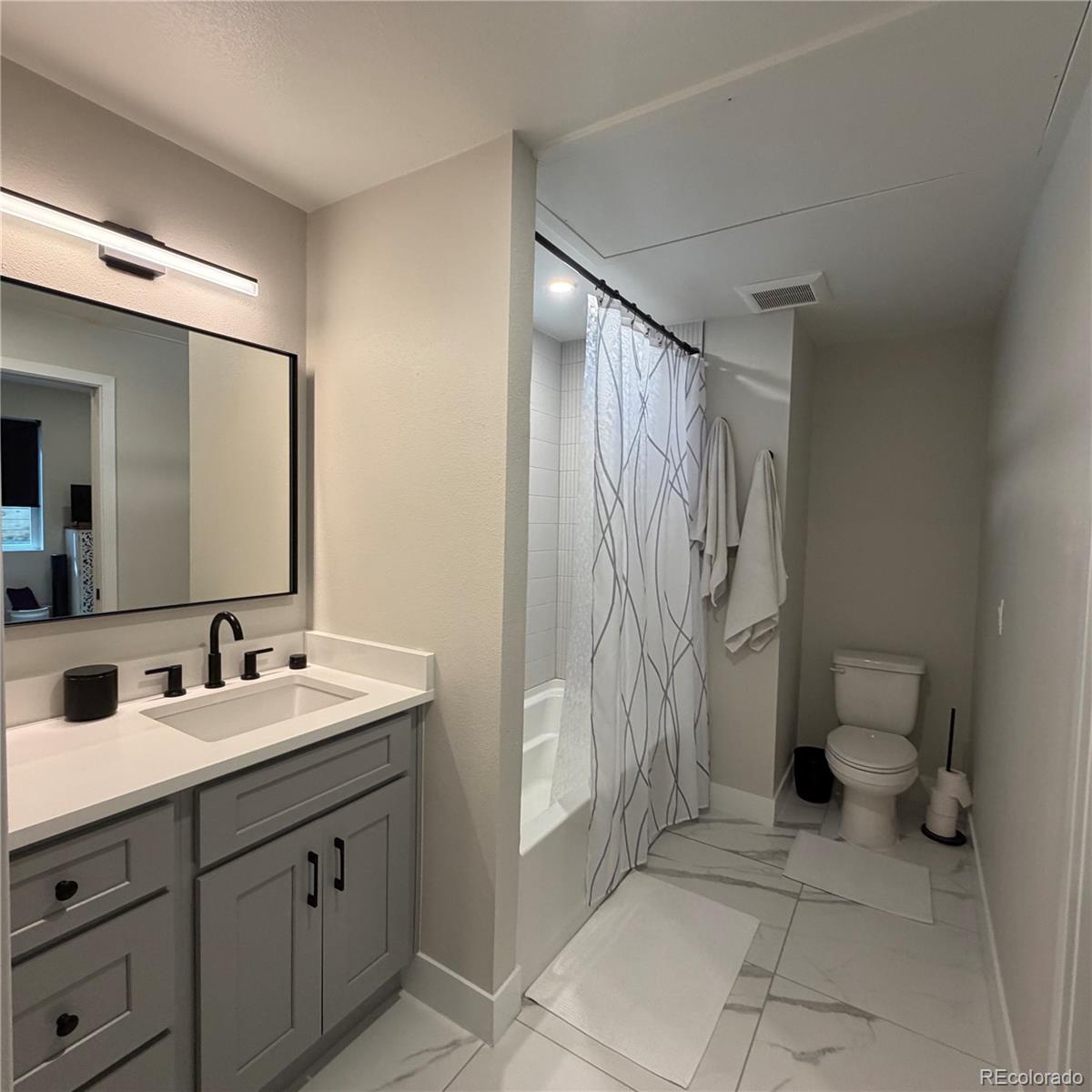 4025 Jason Street Unit: 101