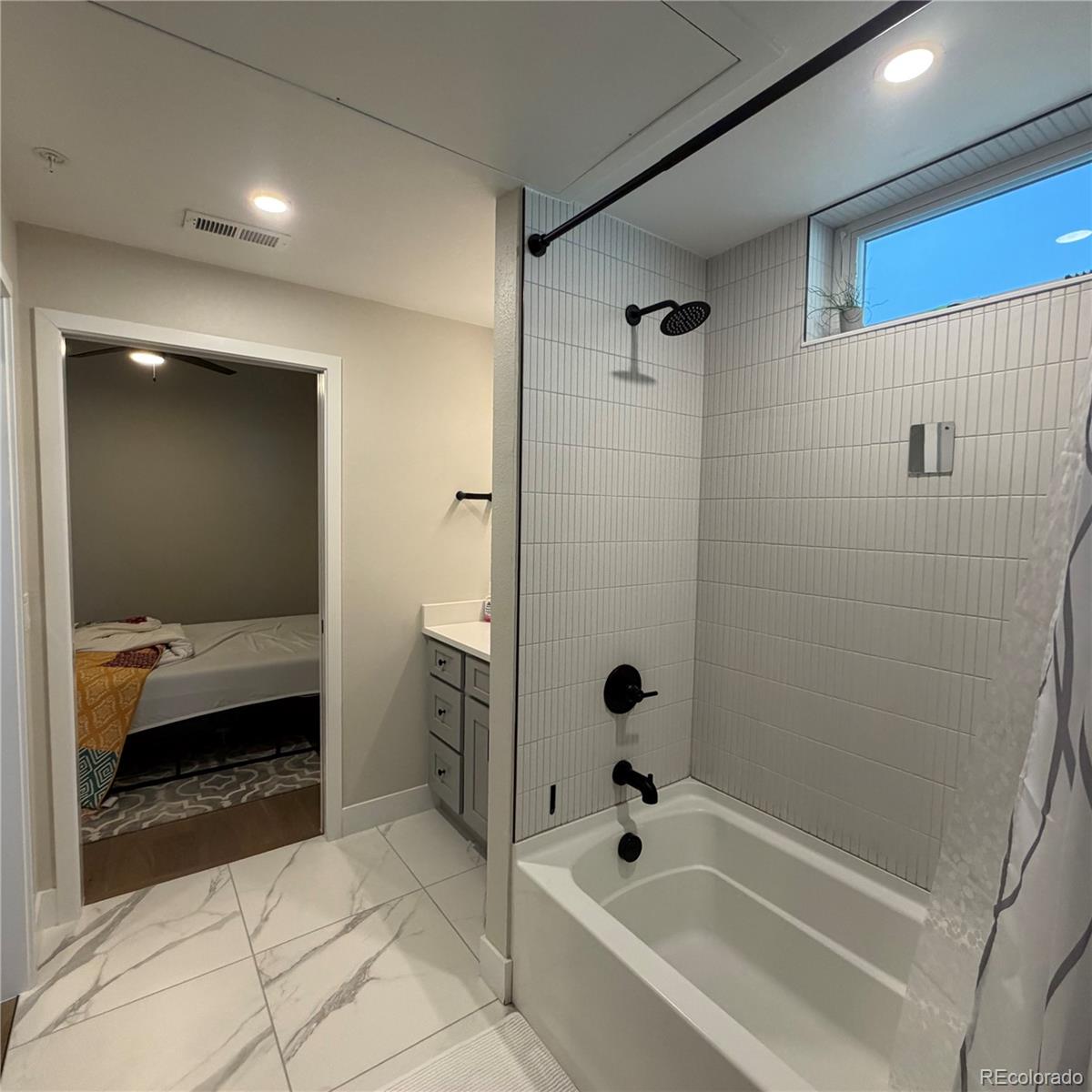 4025 Jason Street Unit: 101