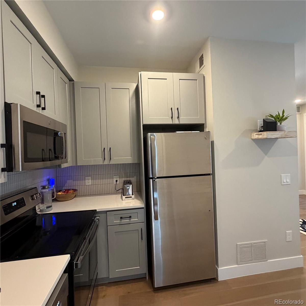 4025 Jason Street Unit: 101