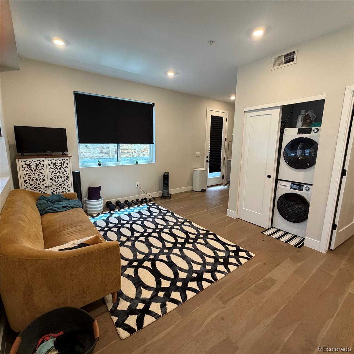 4025 Jason Street Unit: 101