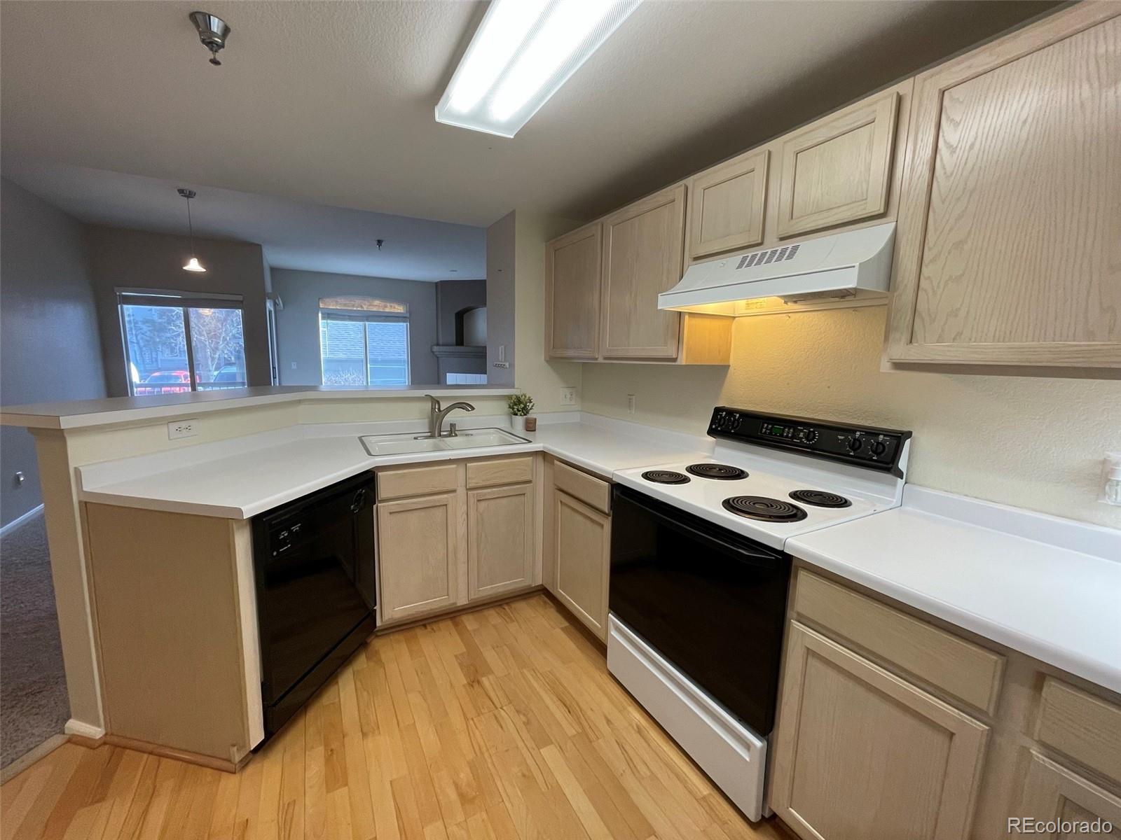 2575 S Syracuse Way Unit: F102