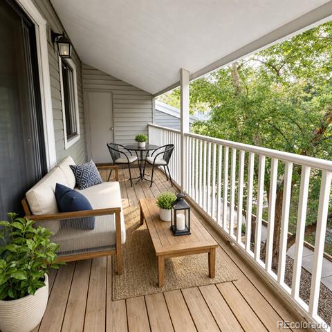 908 S Walden Way Unit: 203
