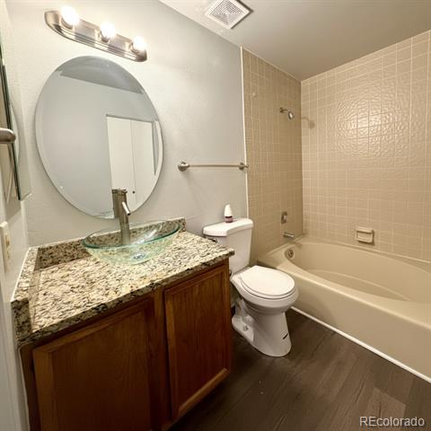 908 S Walden Way Unit: 203