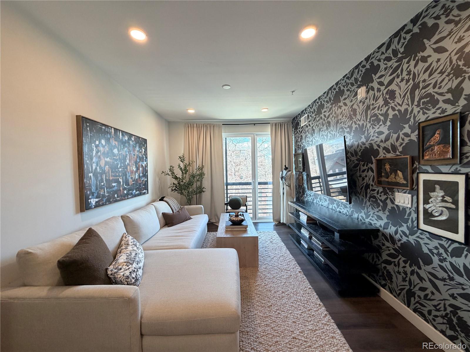 2120 N Downing Street Unit: 304