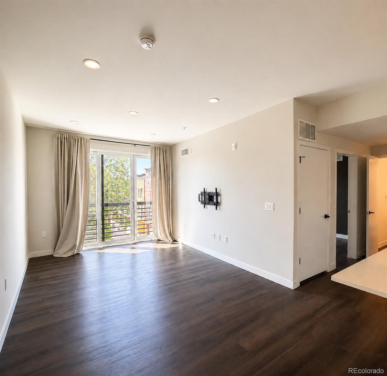 2120 N Downing Street Unit: 304