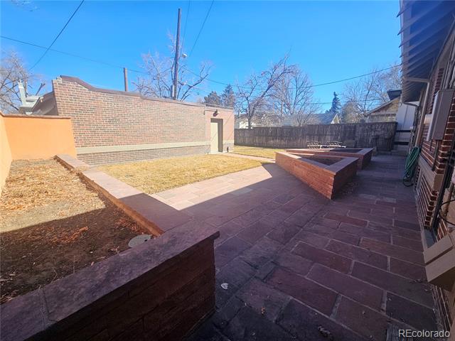 800 S Logan Street