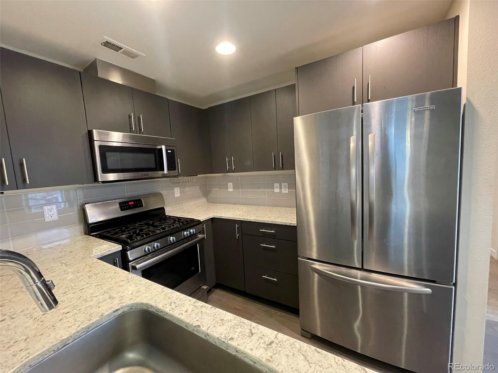 1883 Vine Street Unit: 101