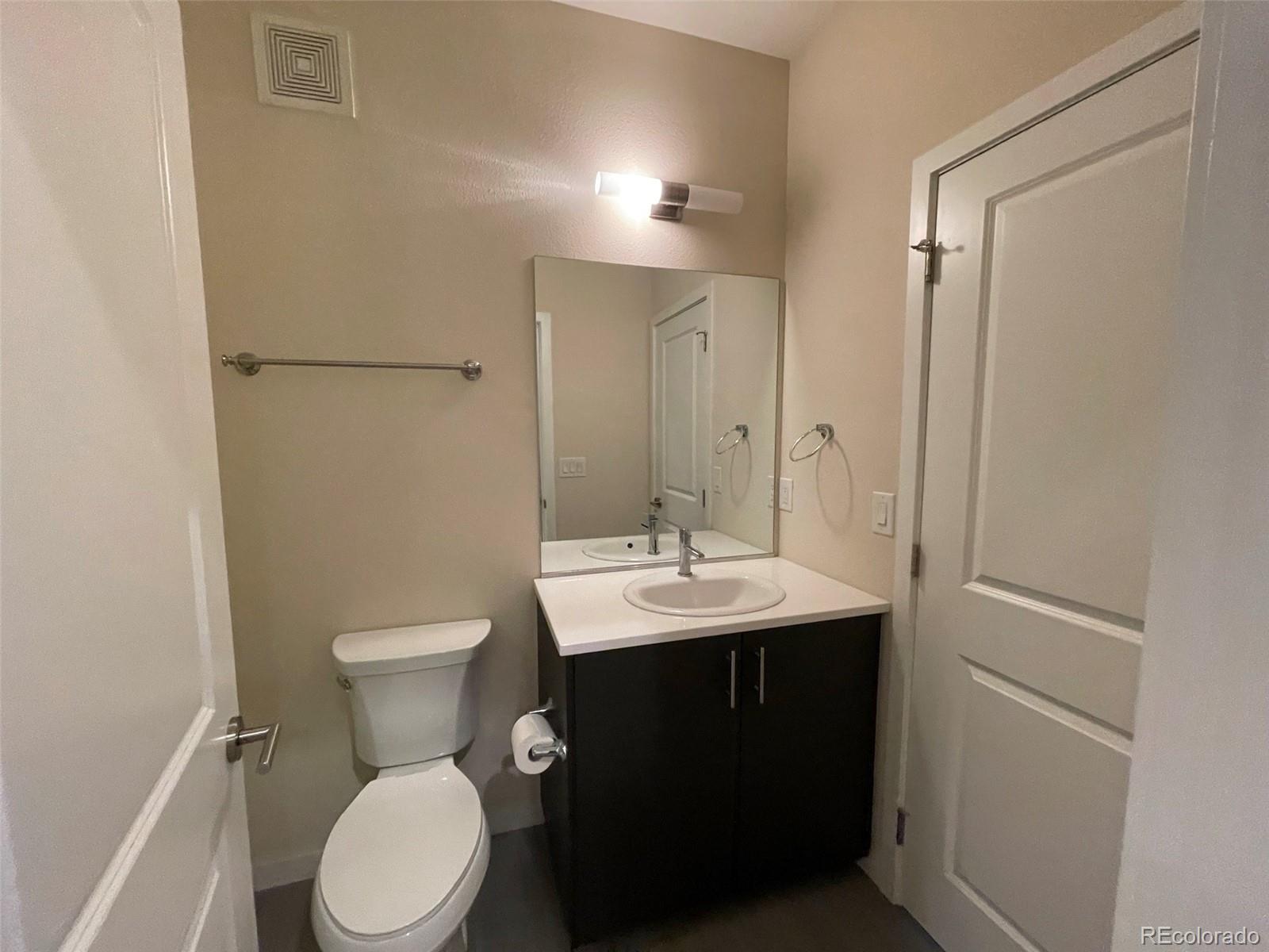 1883 Vine Street Unit: 101