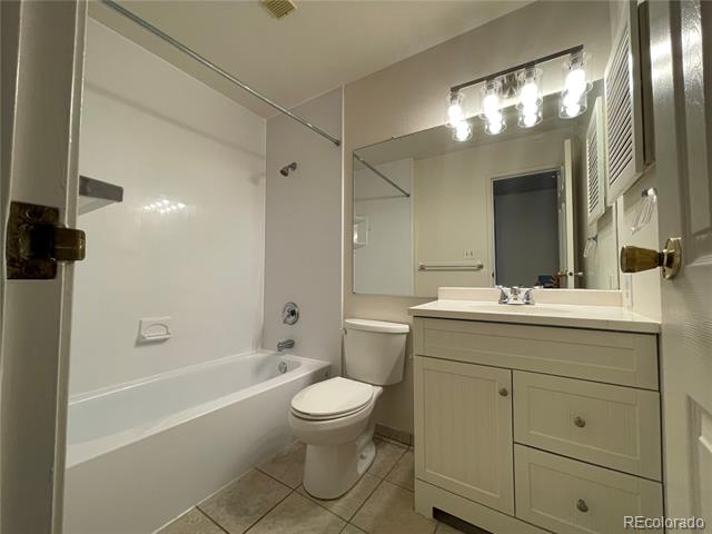 4400 S Quebec Street Unit: E205