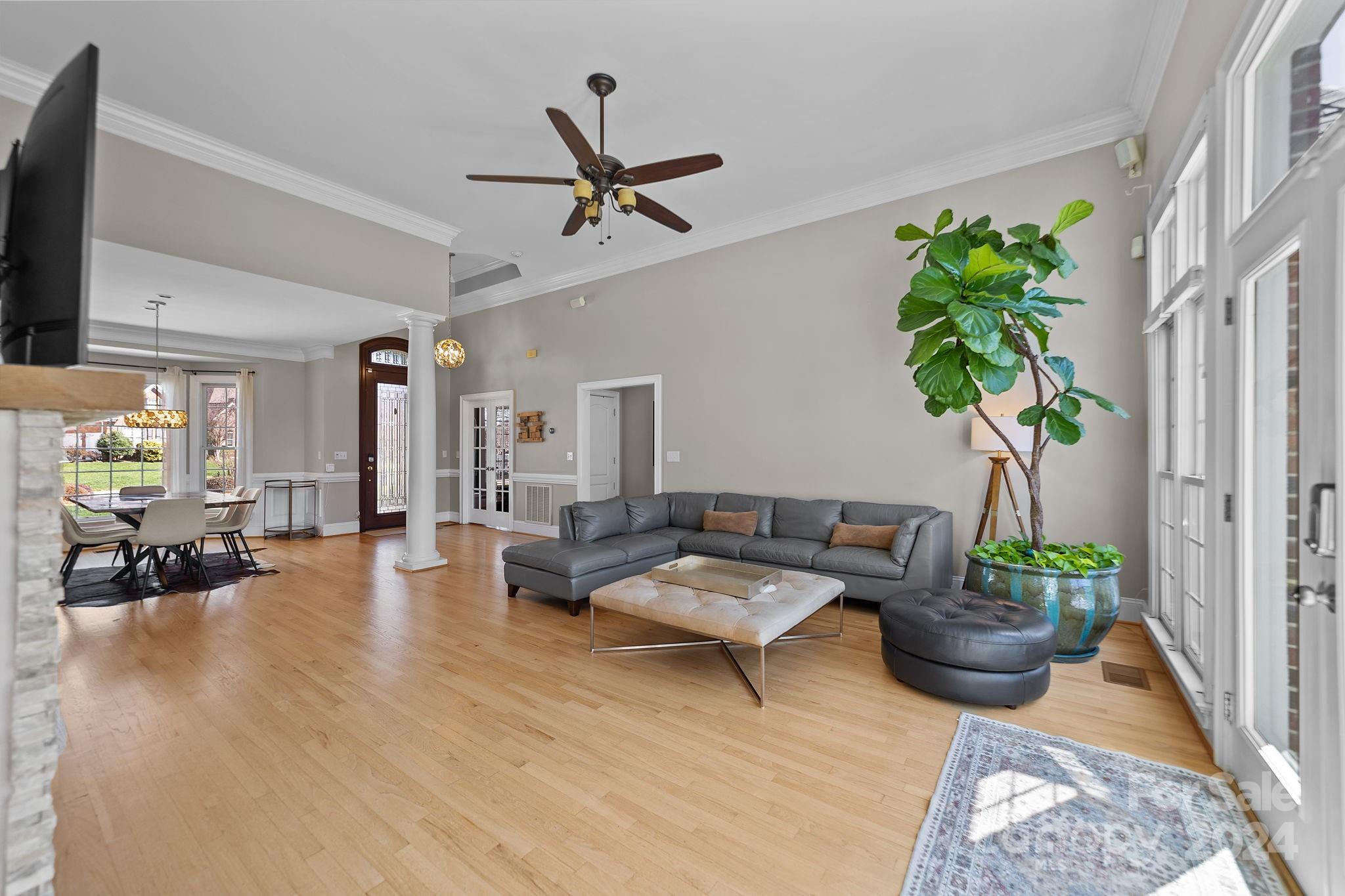 7616 Windaliere Drive