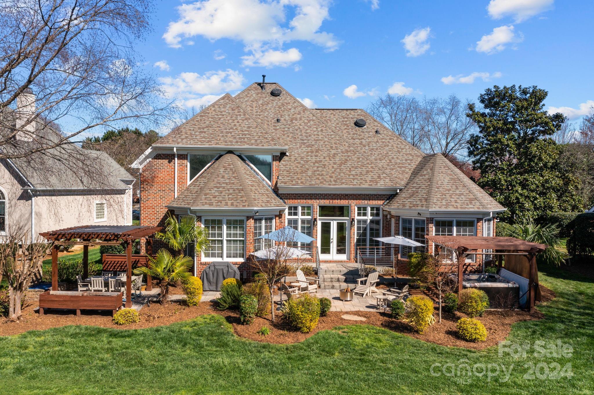 7616 Windaliere Drive