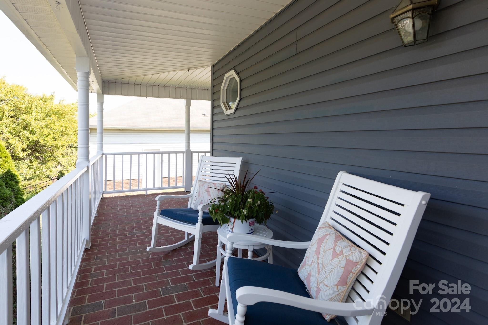 1376 Mistletoe Ridge Place NW