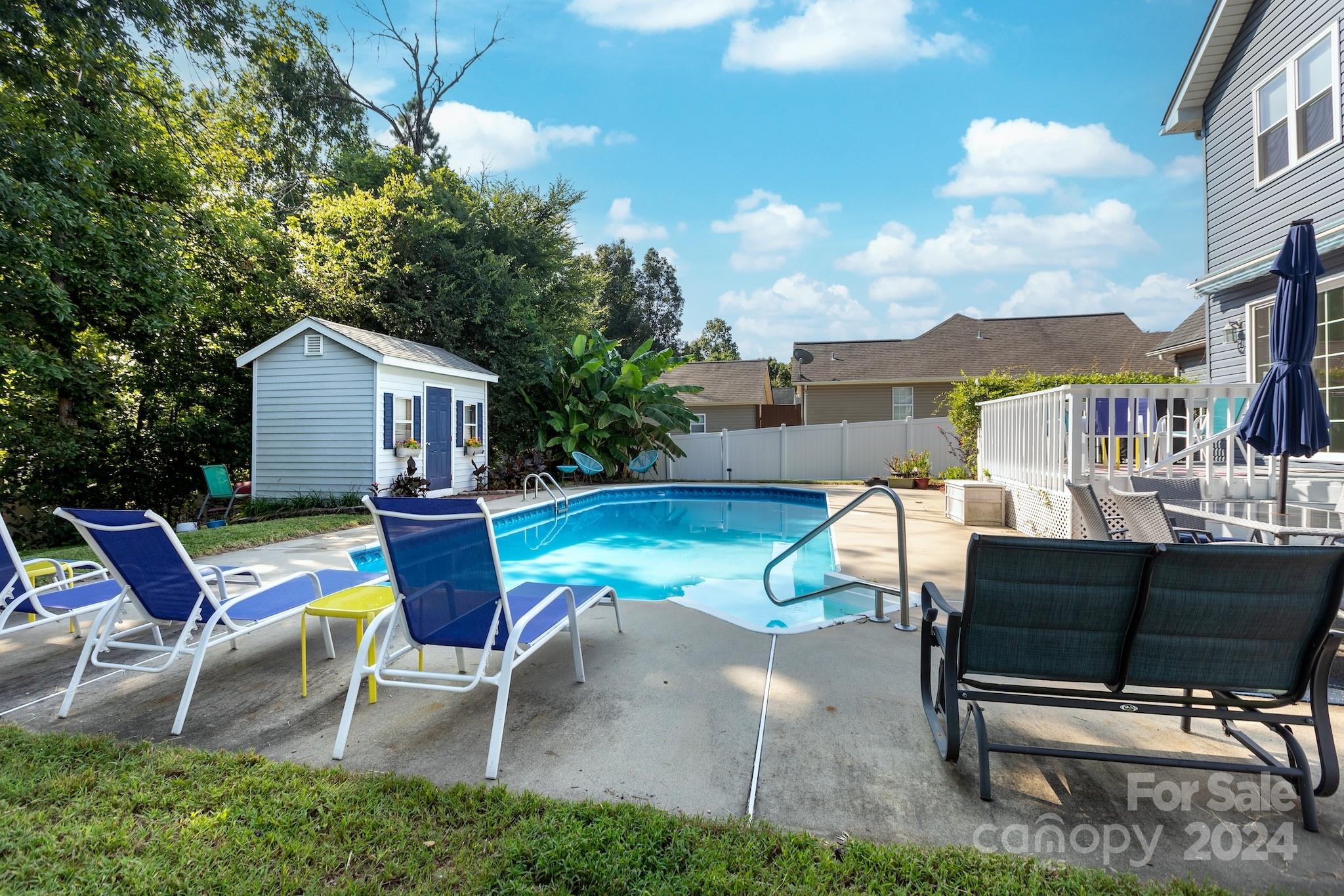 1376 Mistletoe Ridge Place NW