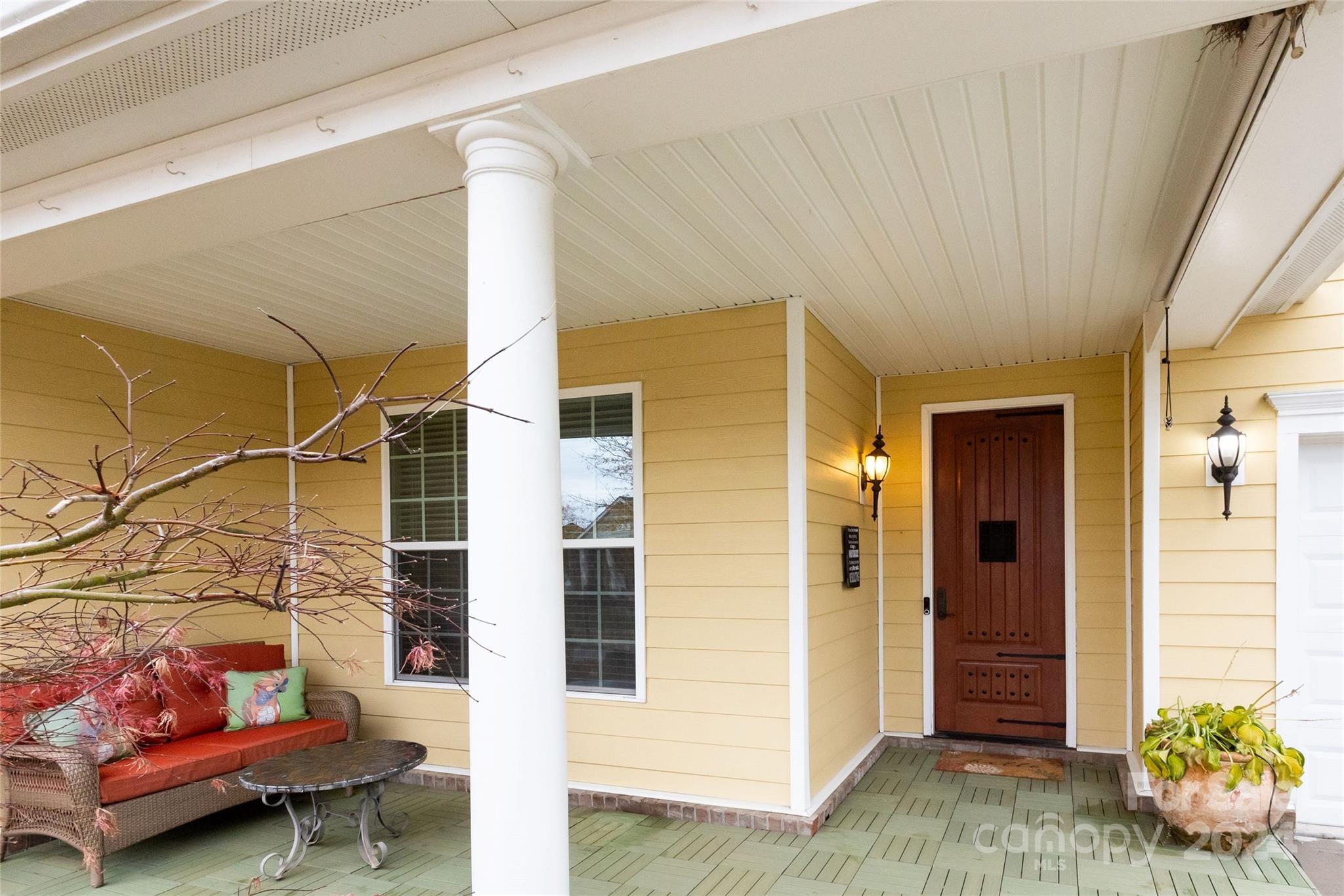 11538 Warfield Avenue