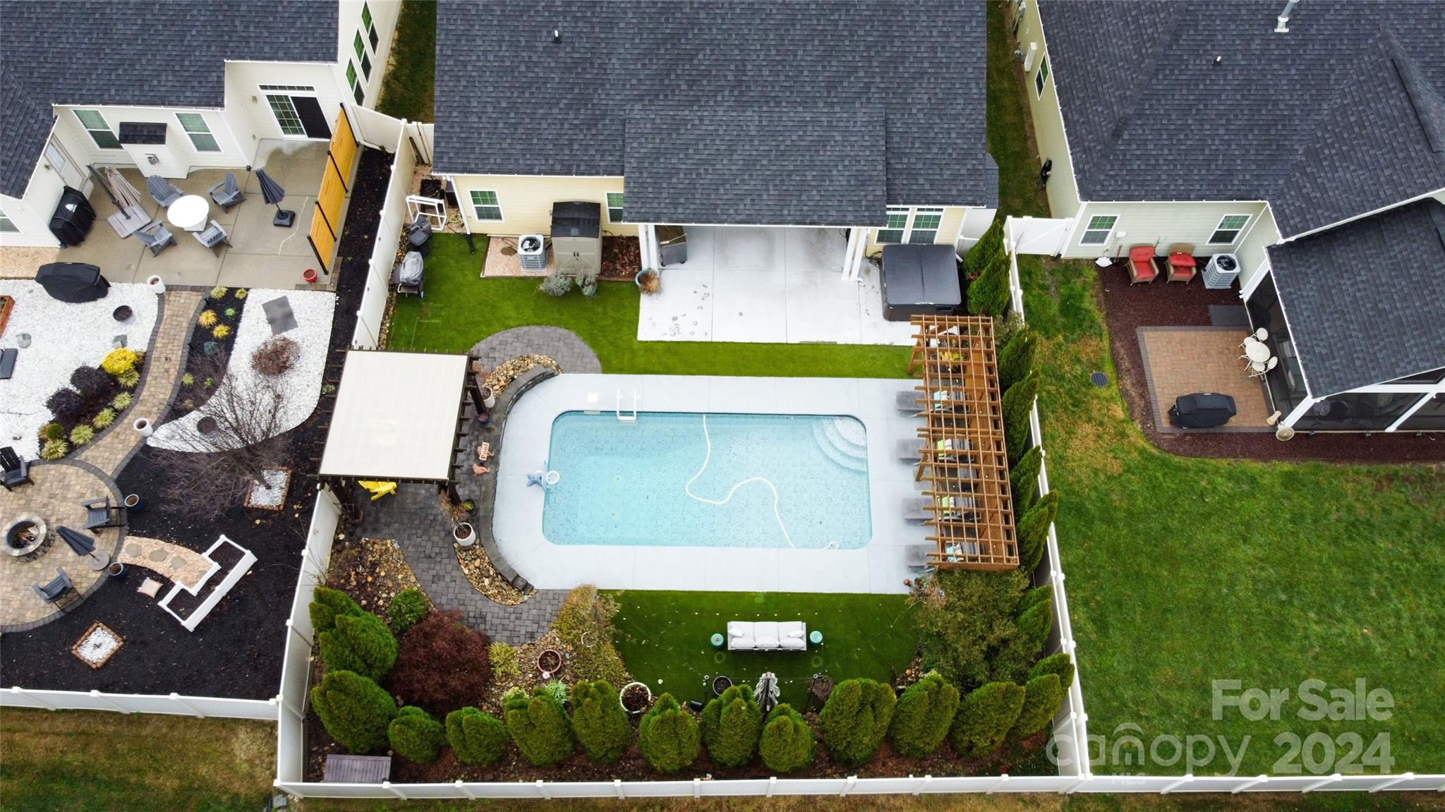 11538 Warfield Avenue