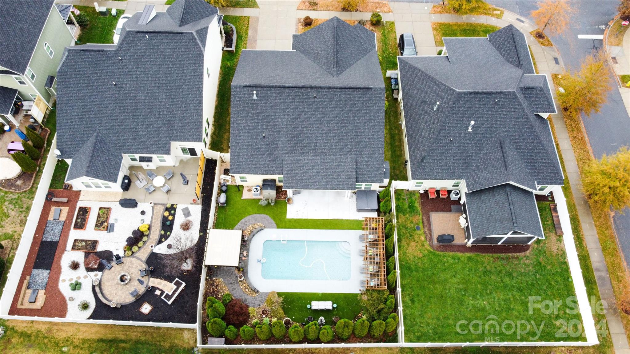 11538 Warfield Avenue