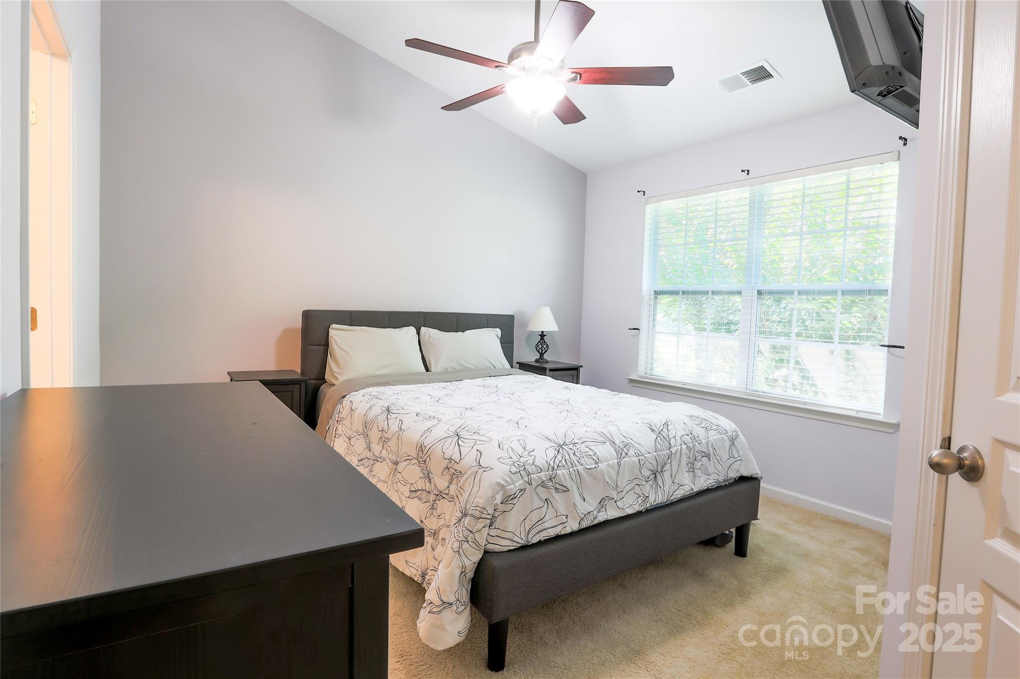 141 Leyton Loop Unit: B