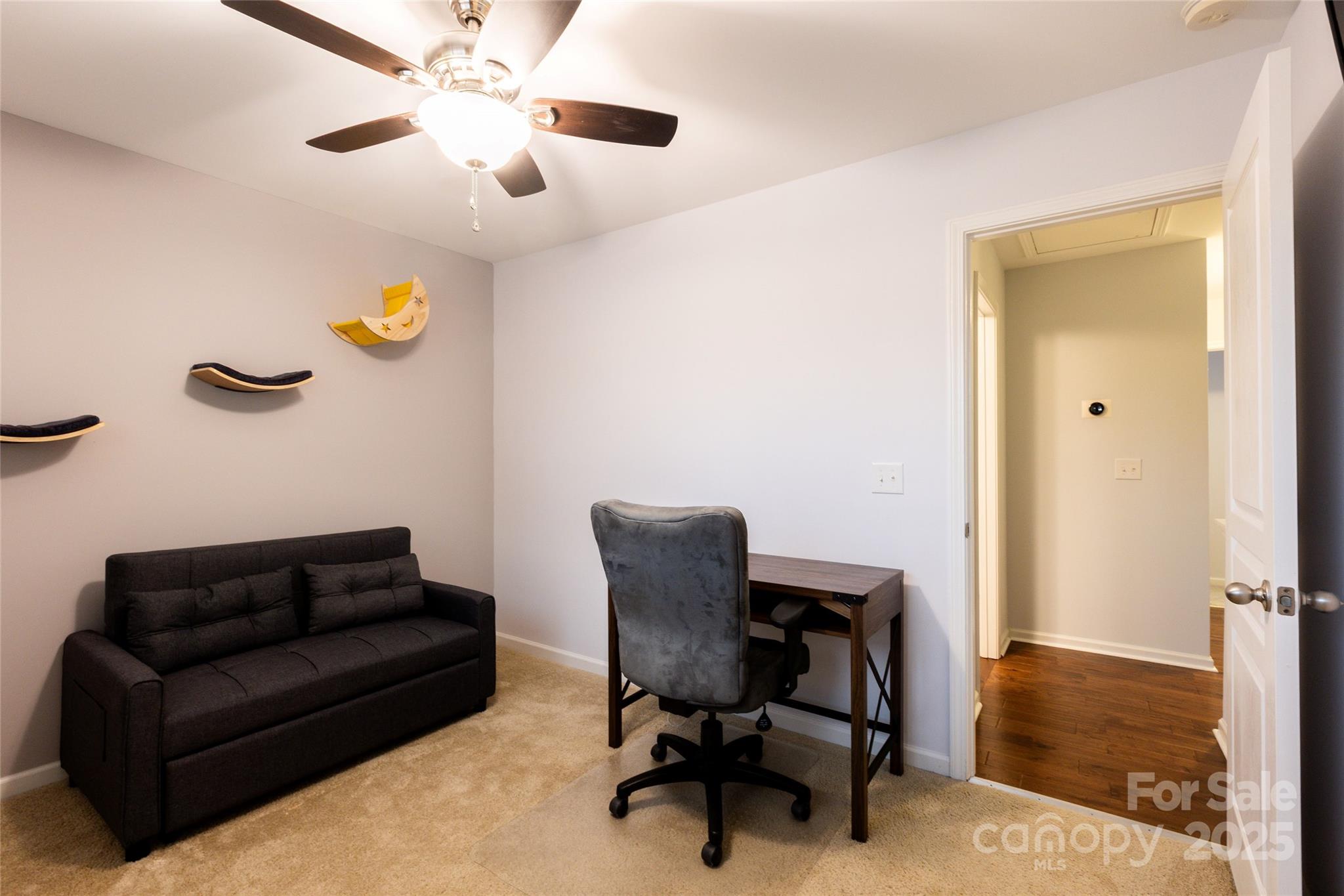 141 Leyton Loop Unit: B