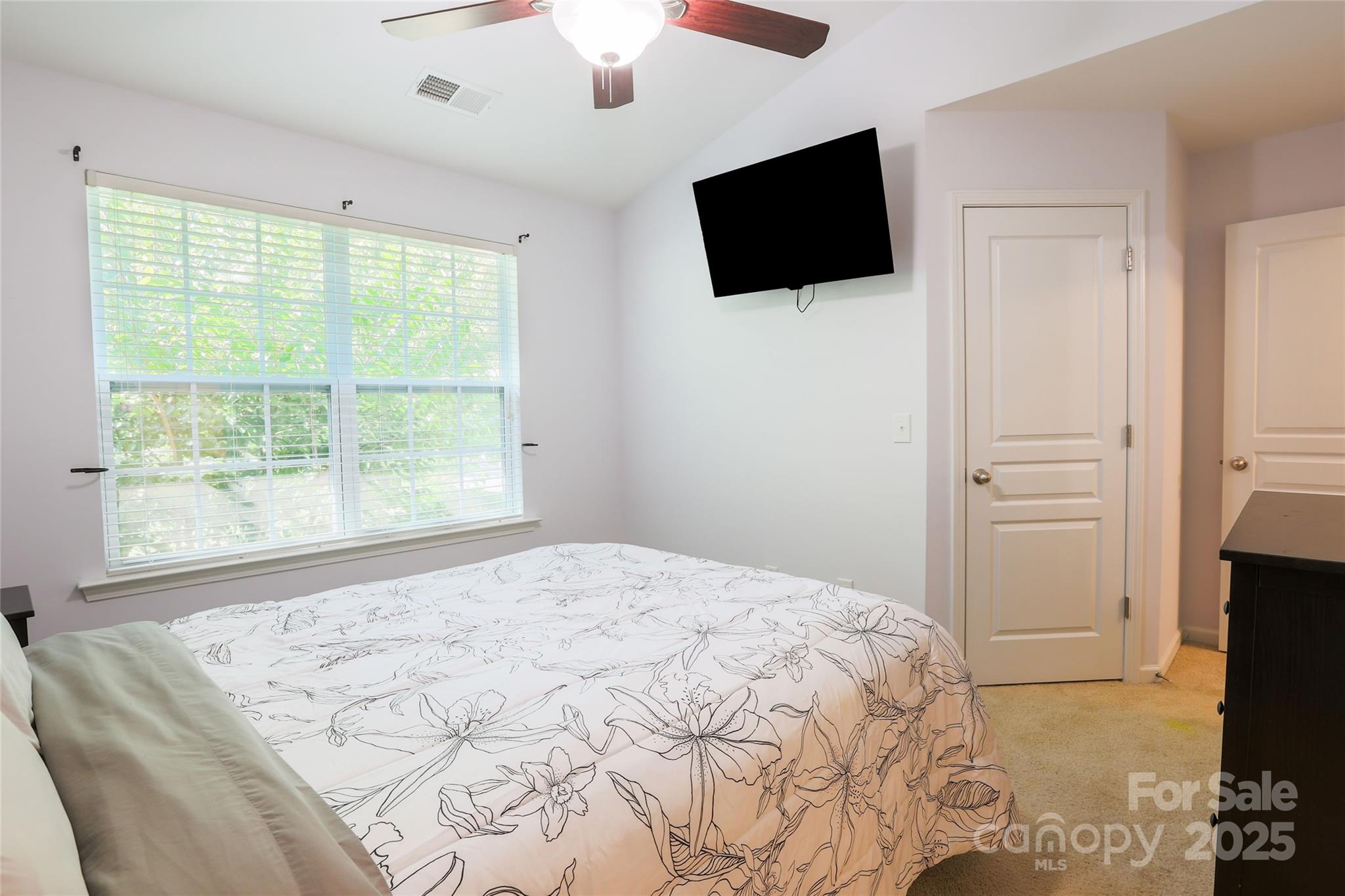 141 Leyton Loop Unit: B