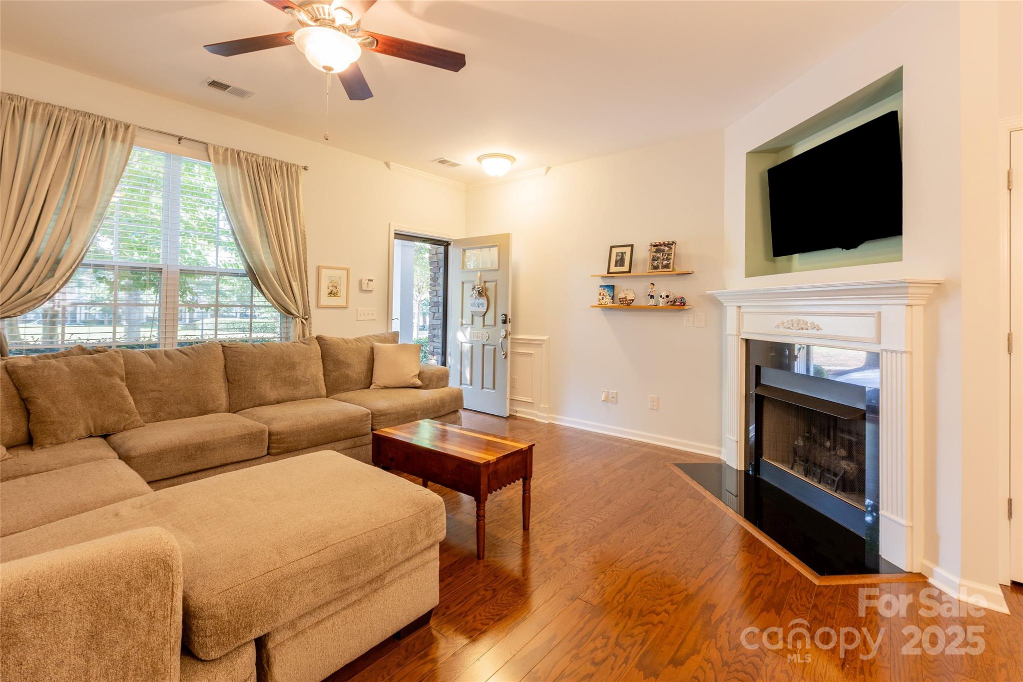 141 Leyton Loop Unit: B