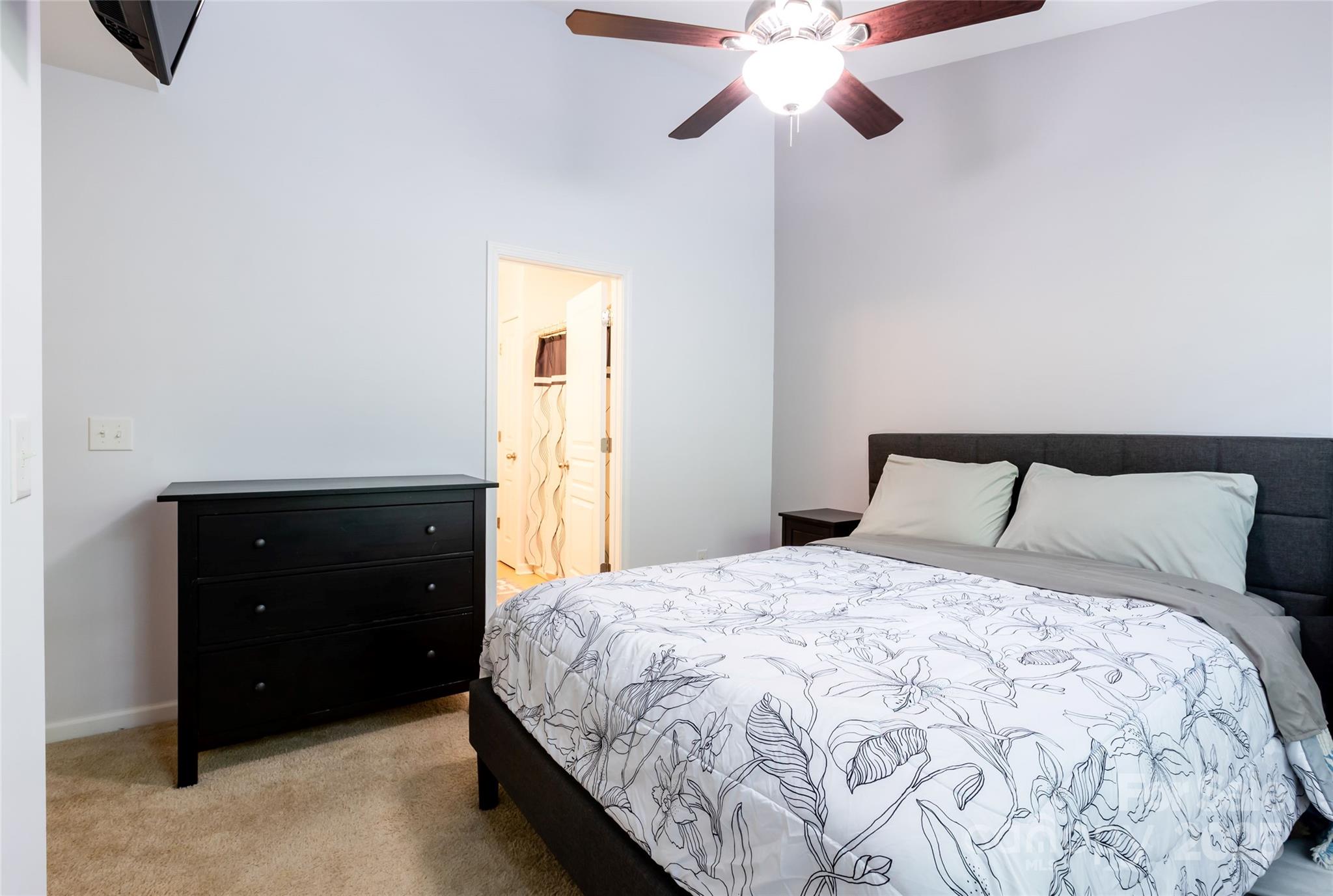141 Leyton Loop Unit: B