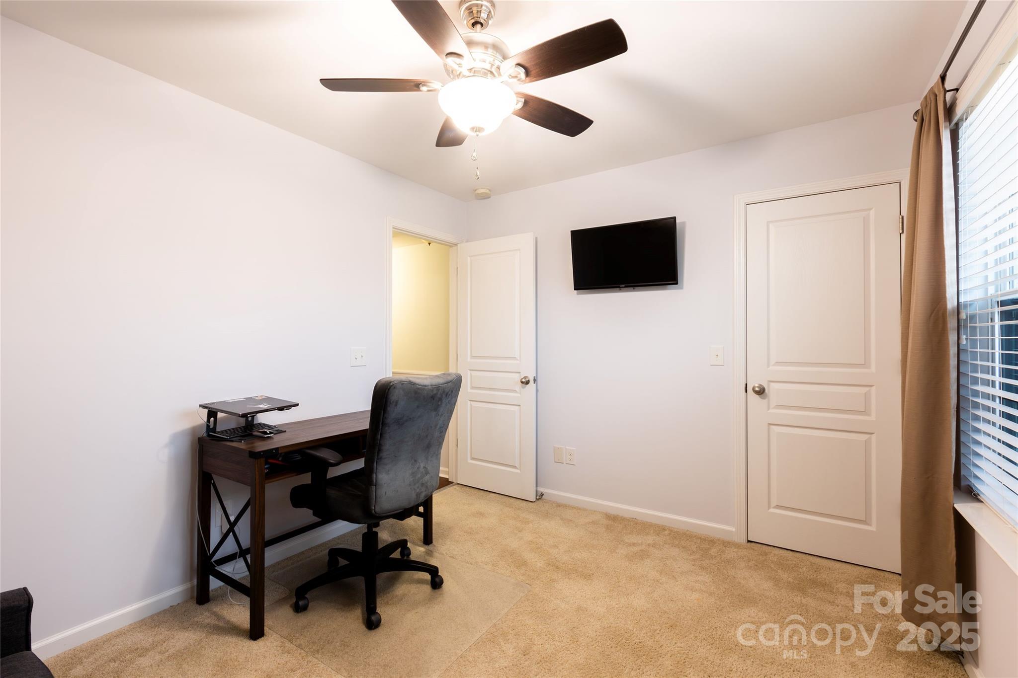 141 Leyton Loop Unit: B