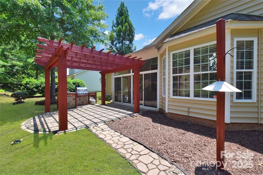 8712 Soaring Eagle Lane