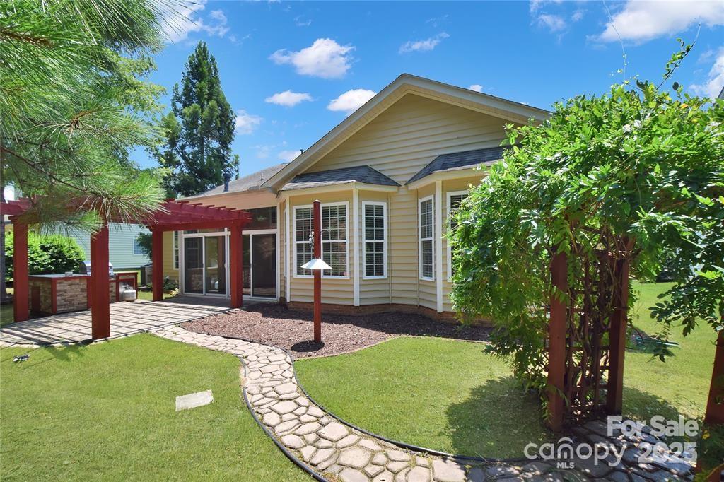 8712 Soaring Eagle Lane