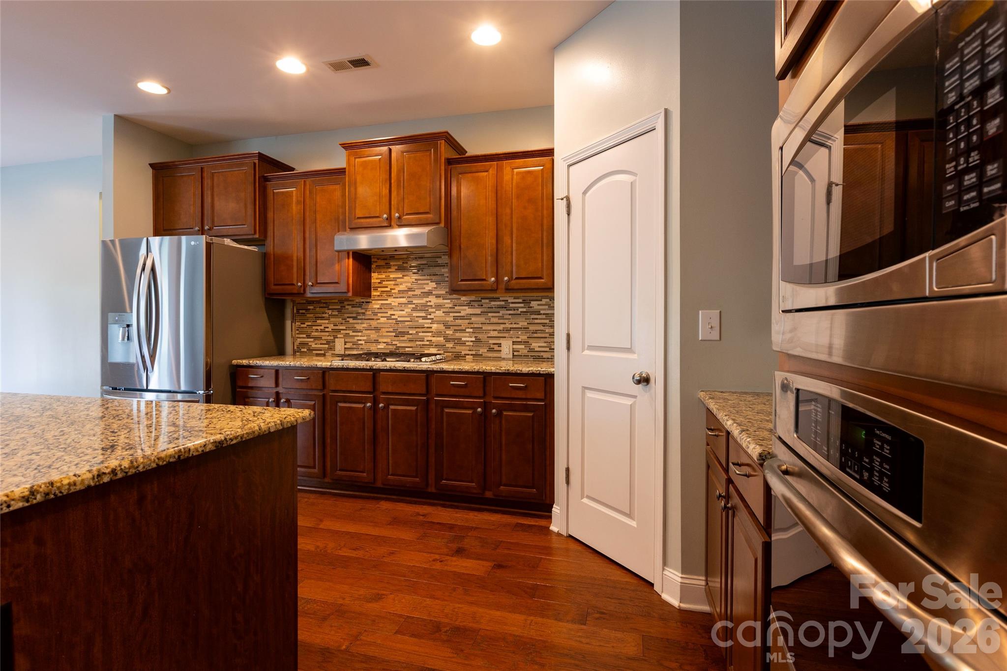 404 E Waterlynn Road