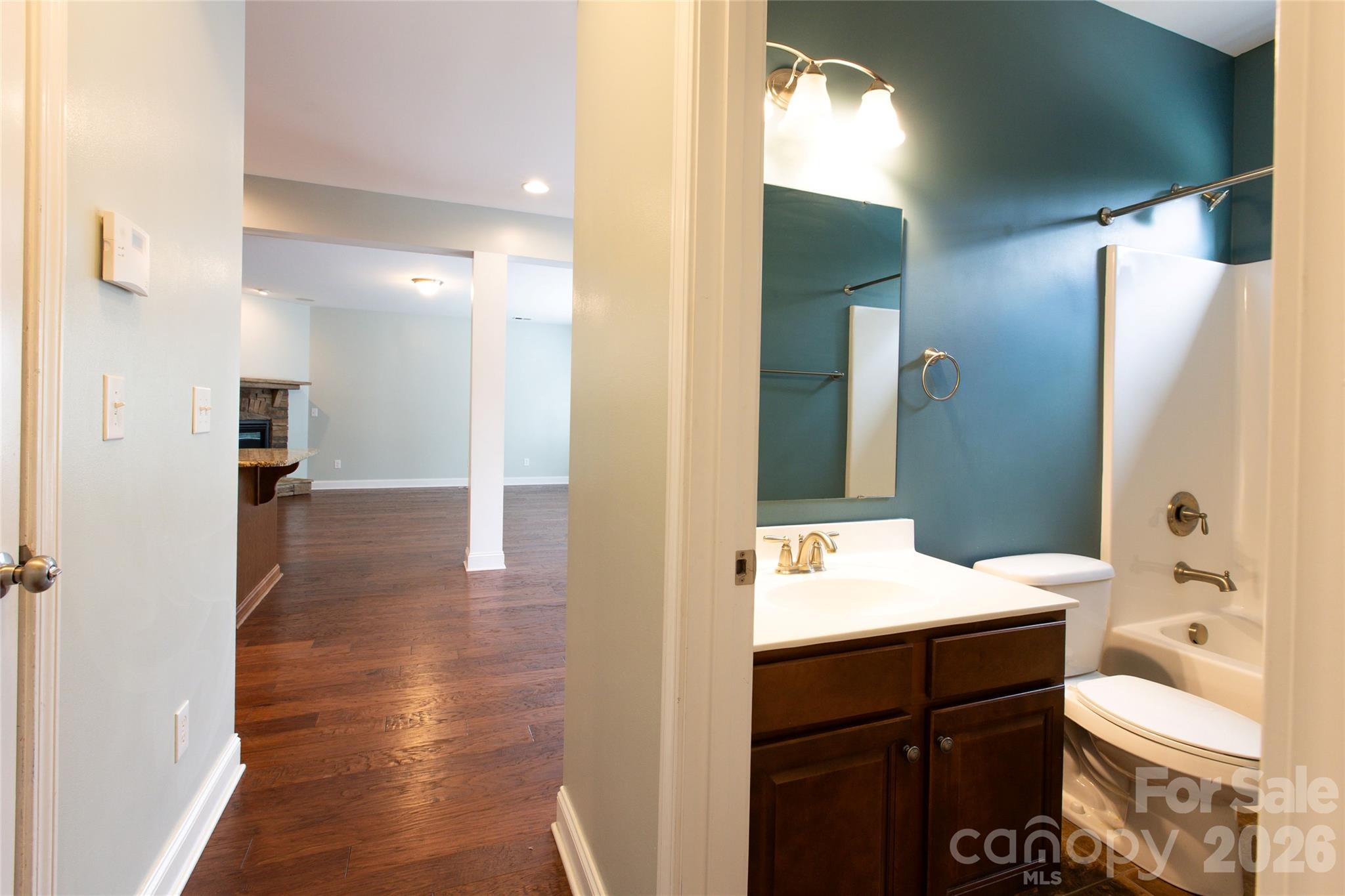 404 E Waterlynn Road