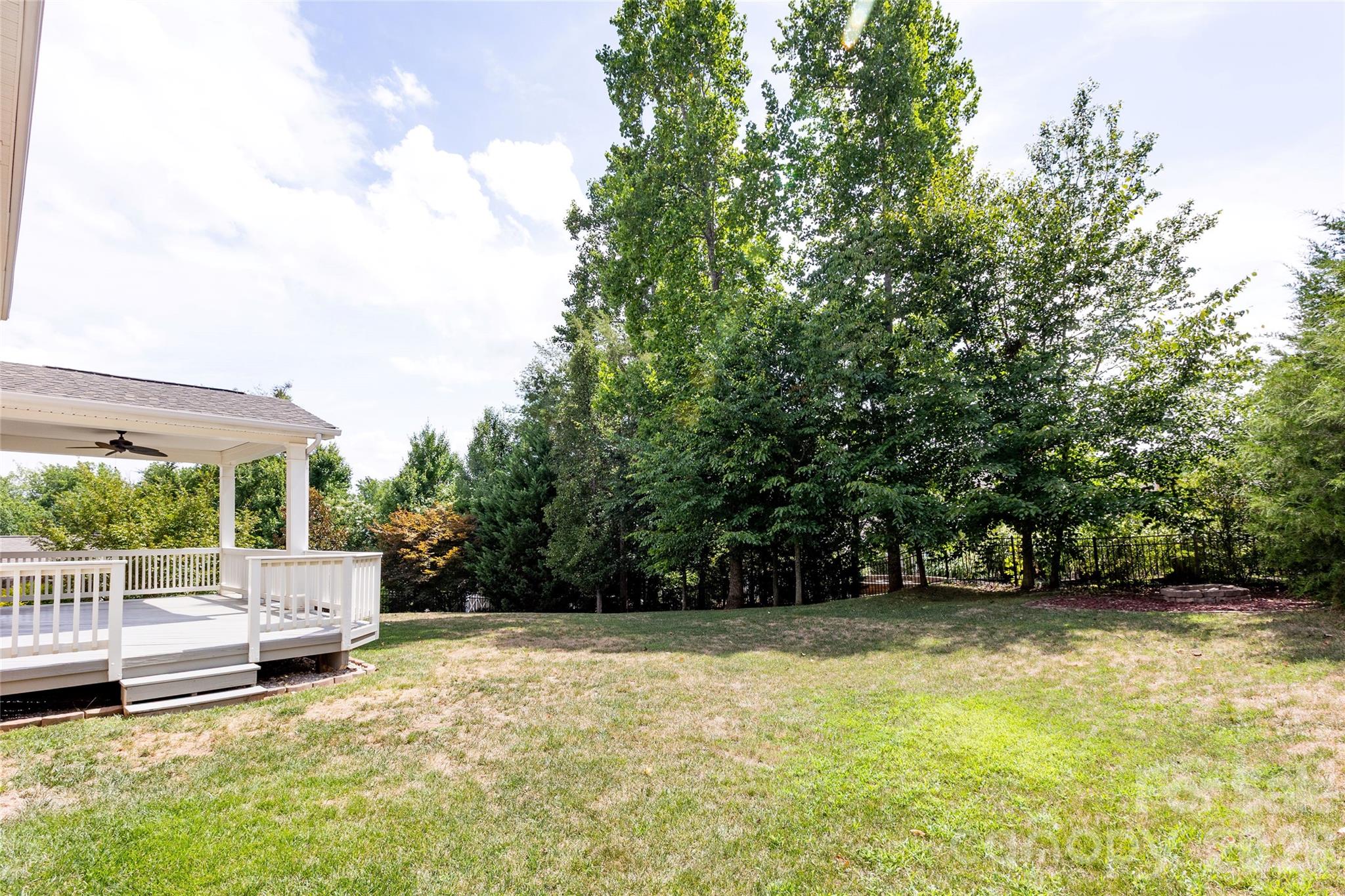 404 E Waterlynn Road