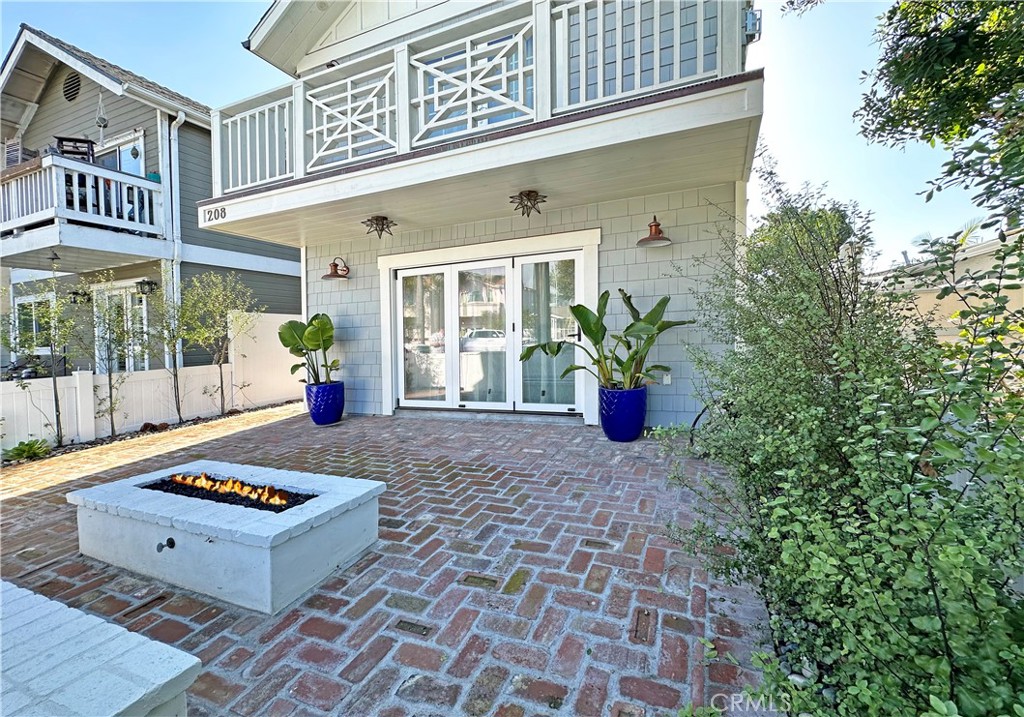 208 Indianapolis Avenue A