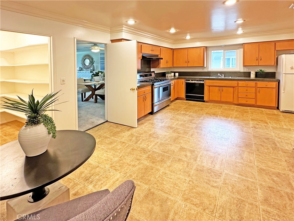 16882 Canyon Lane