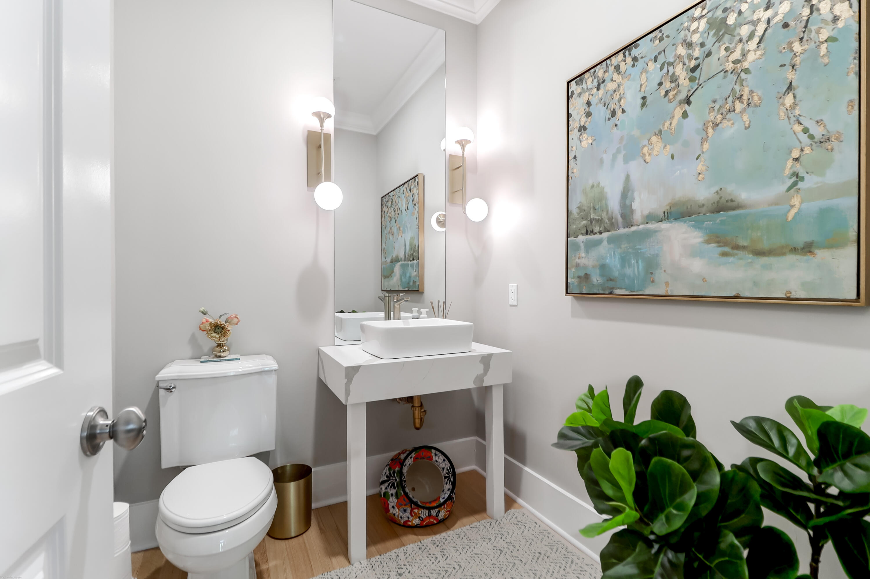 144 Fairbanks Oak Alley # 2b