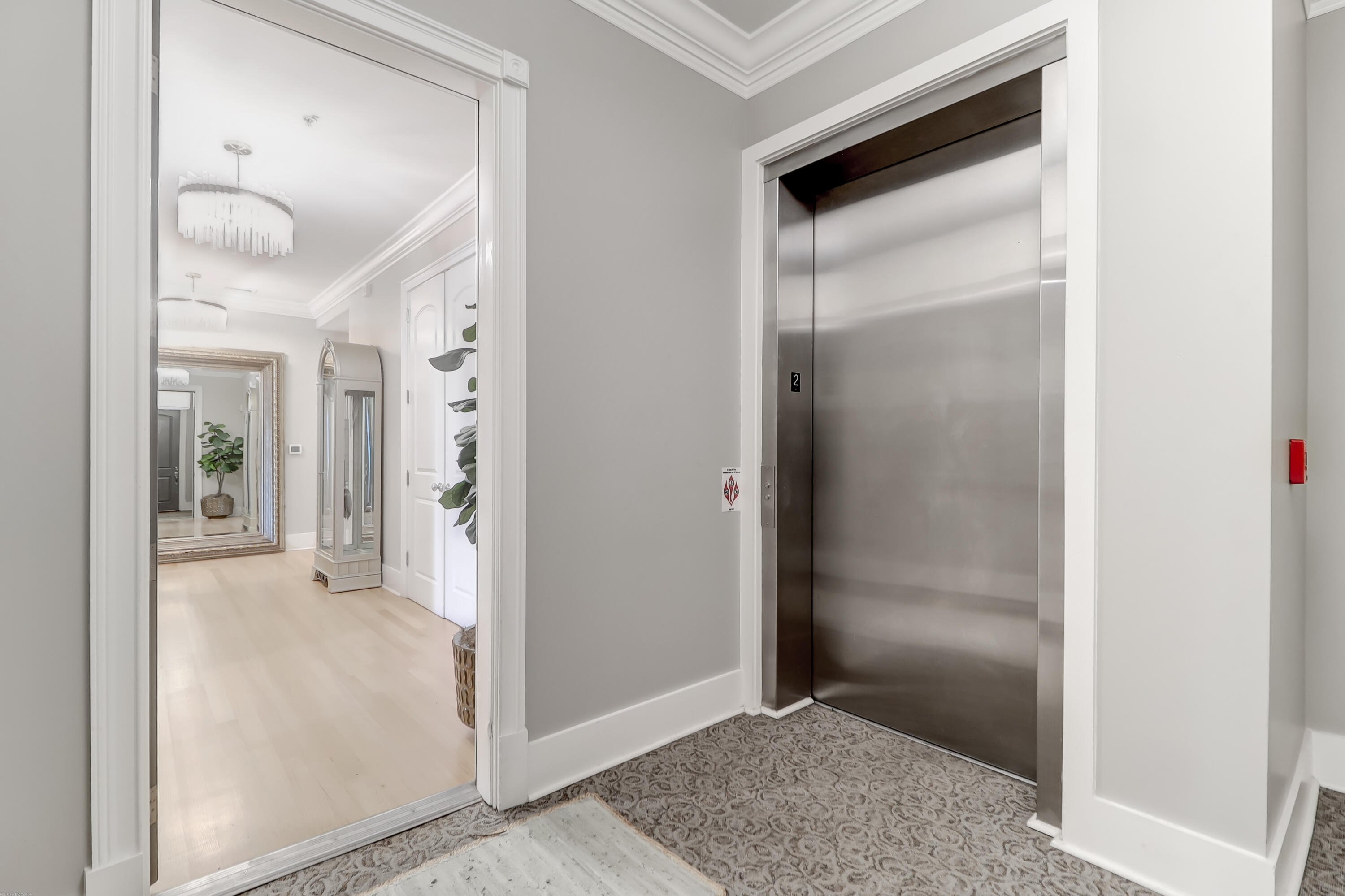 144 Fairbanks Oak Alley # 2b